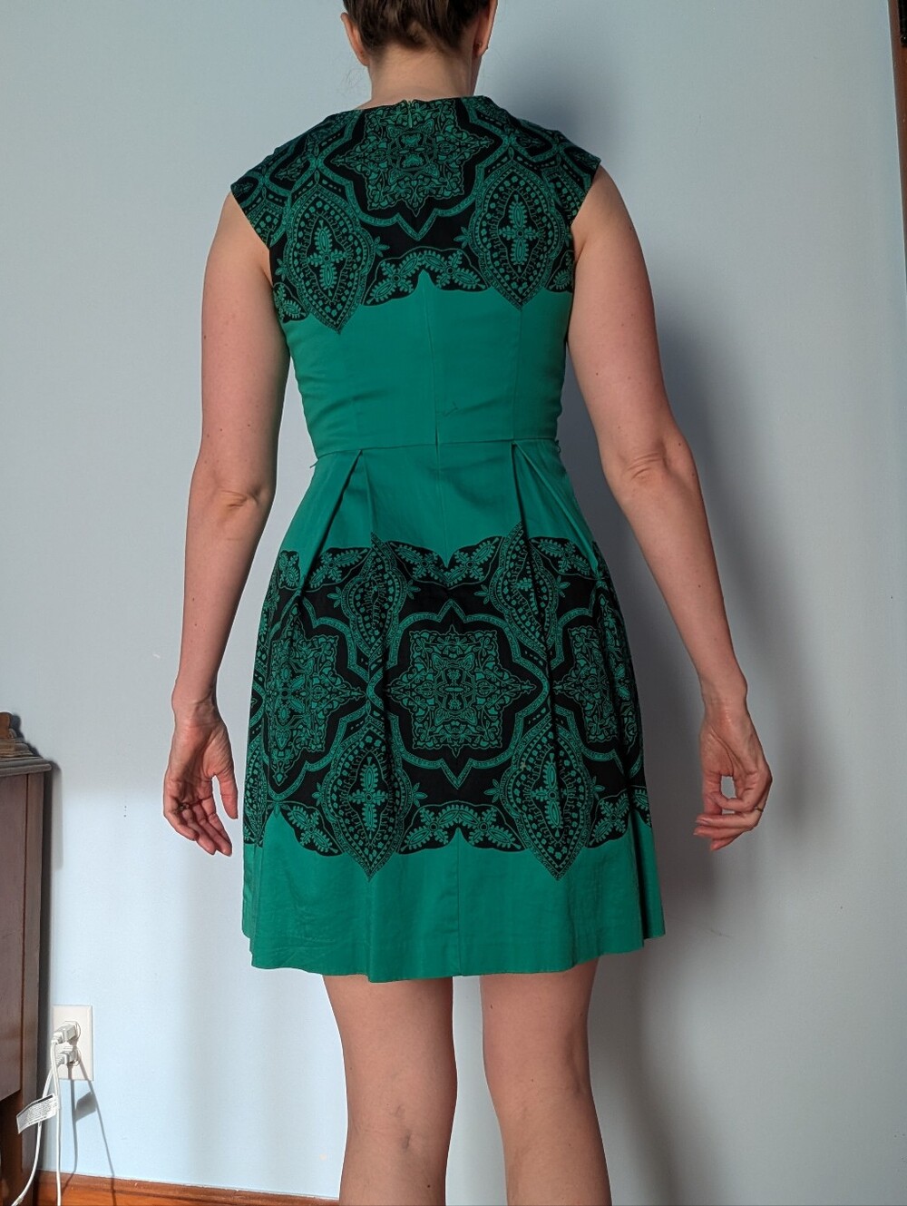 Tristan Emerald Green and Black Patterned Midi Dress - Picture 2 of 7